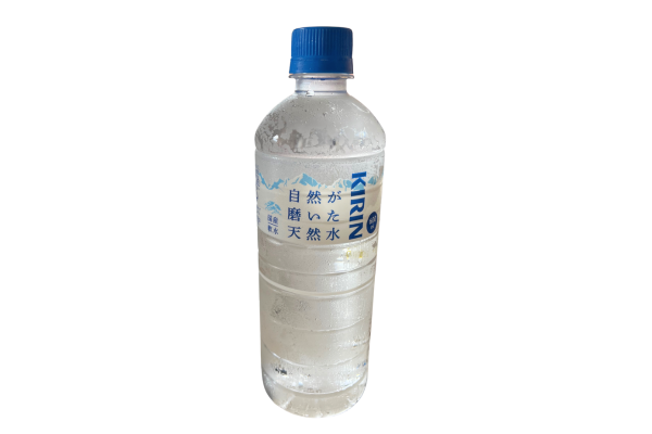 ペットボトルの水